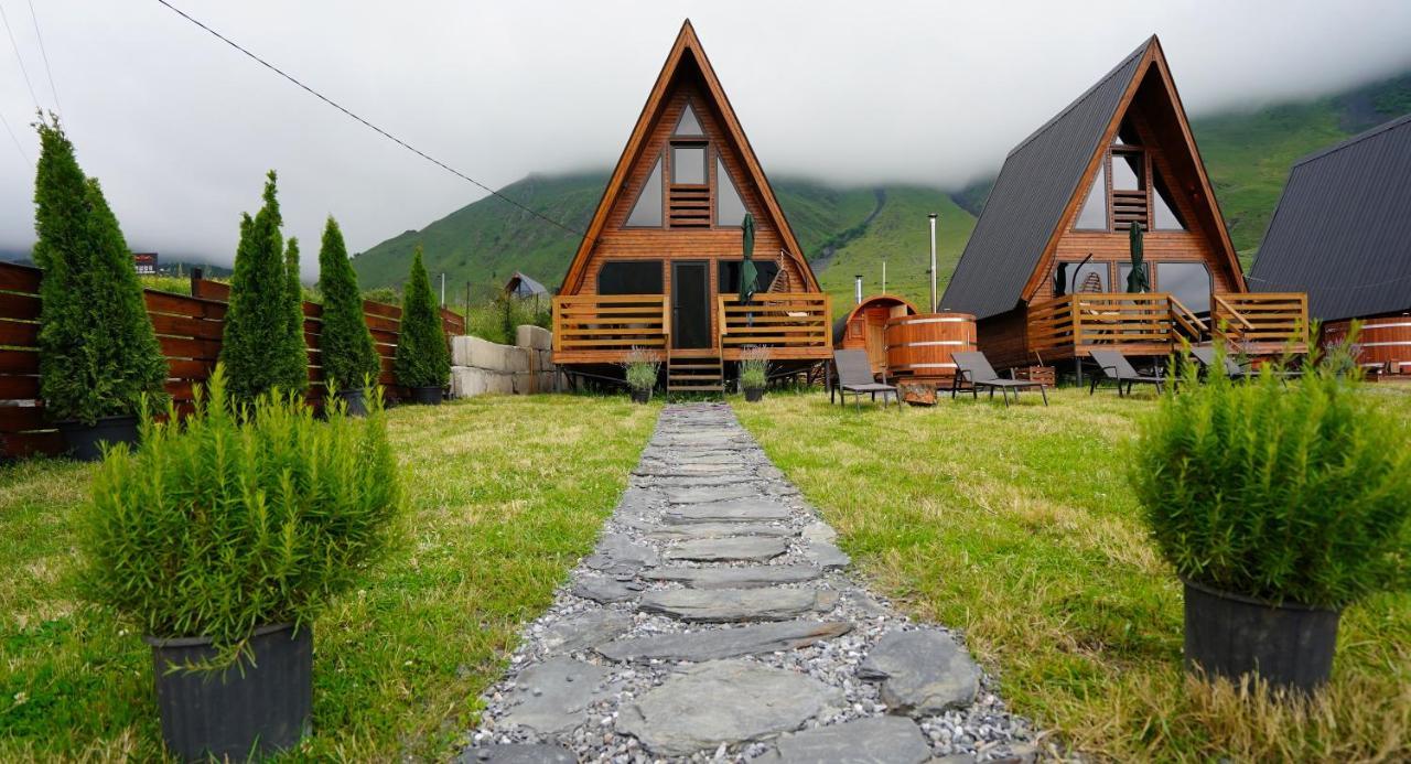 Kazbegi Spa Resort Cottages Exteriör bild