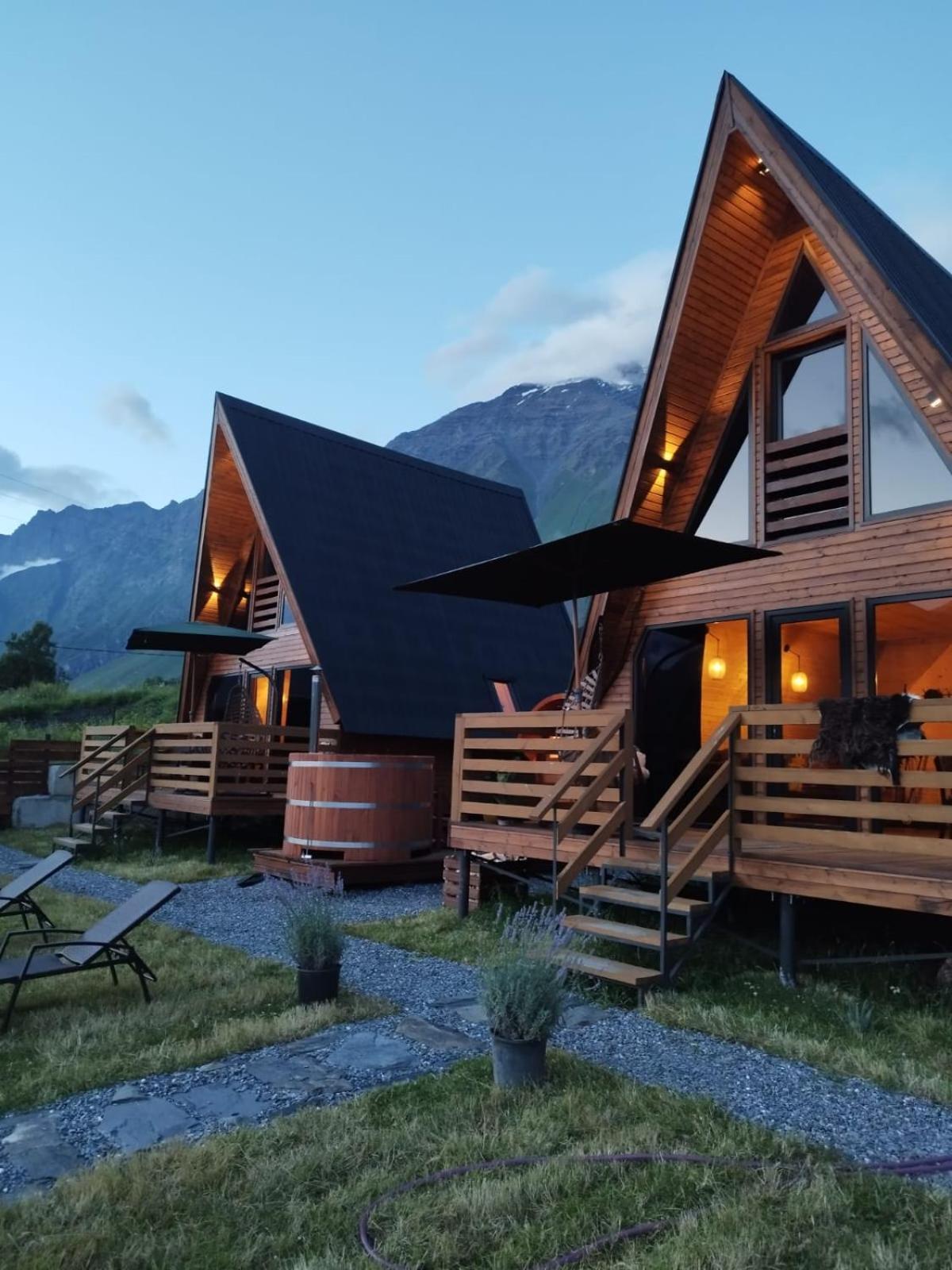 Kazbegi Spa Resort Cottages Exteriör bild