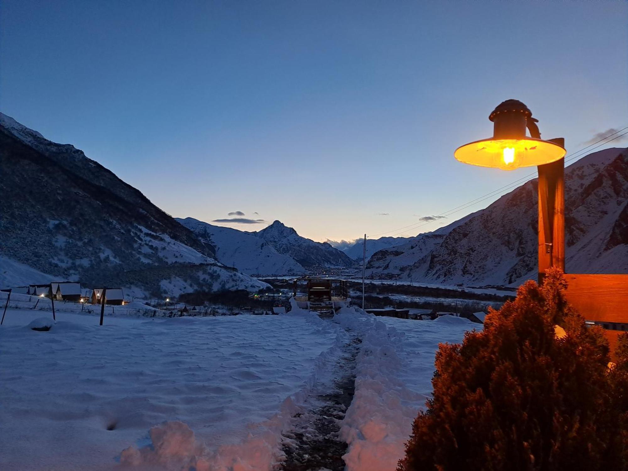 Kazbegi Spa Resort Cottages Exteriör bild