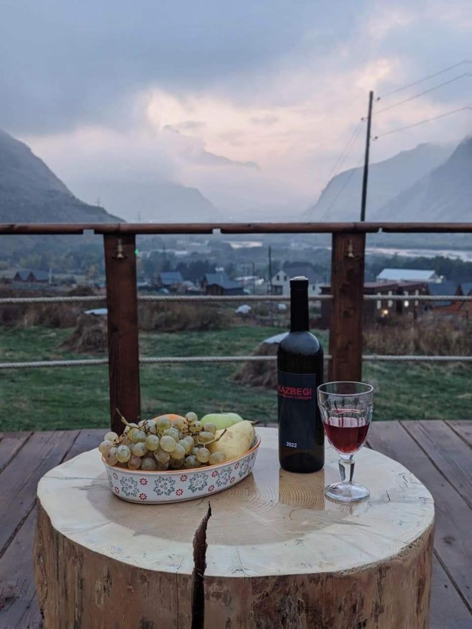 Kazbegi Spa Resort Cottages Exteriör bild