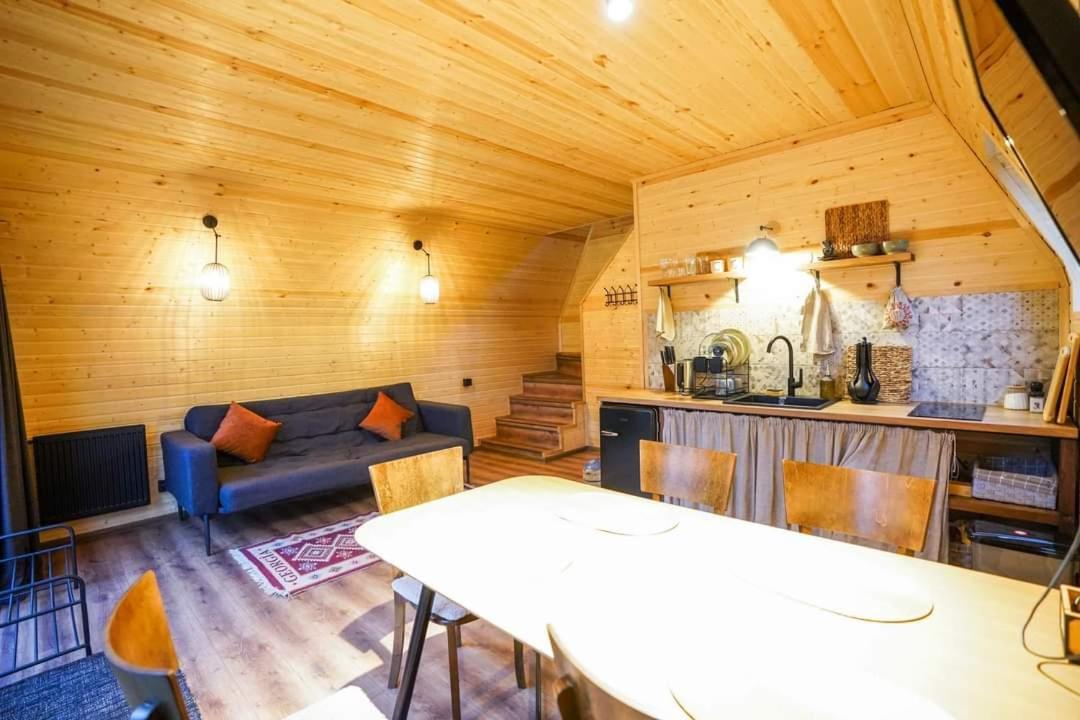 Kazbegi Spa Resort Cottages Exteriör bild
