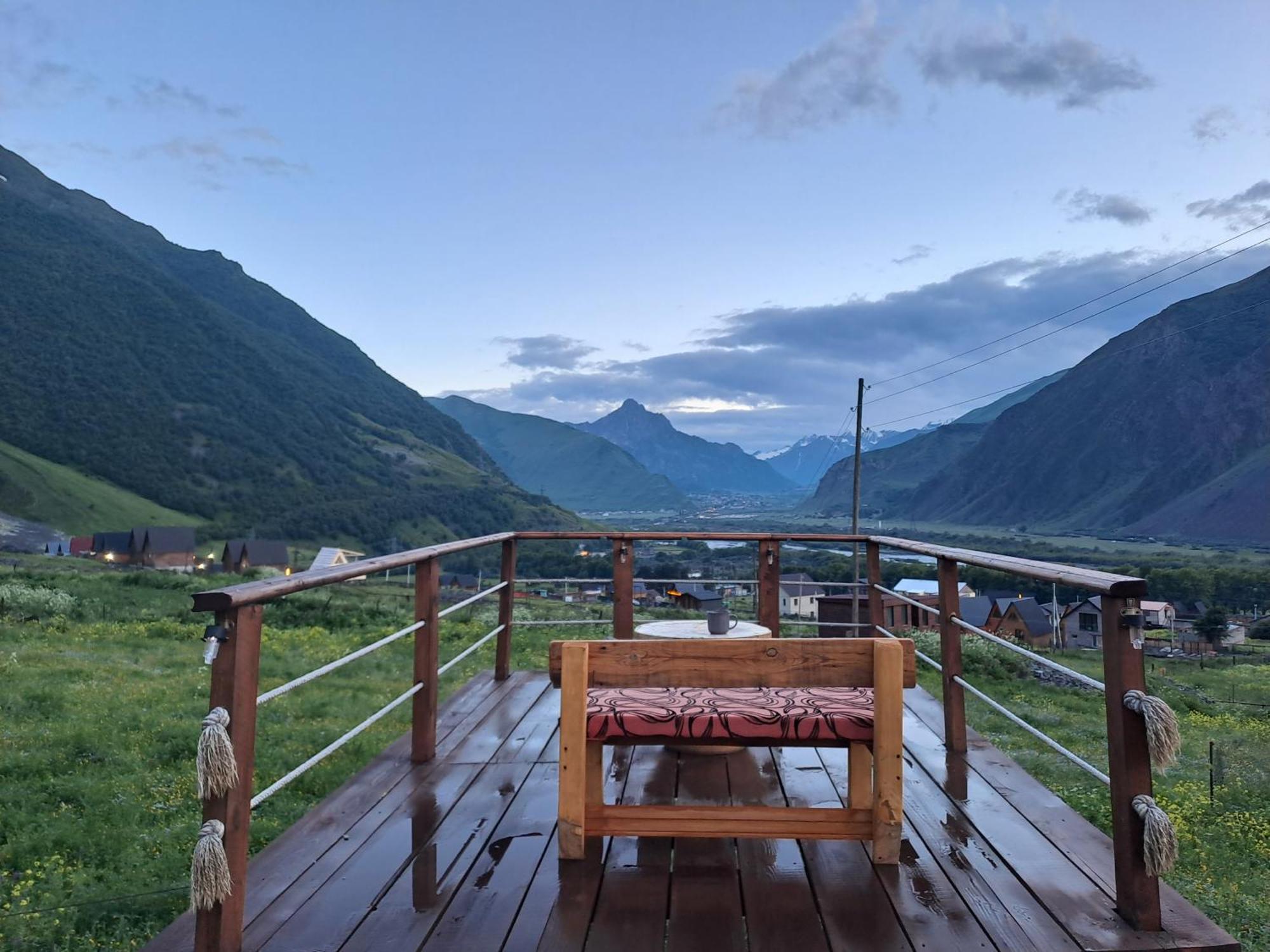 Kazbegi Spa Resort Cottages Exteriör bild