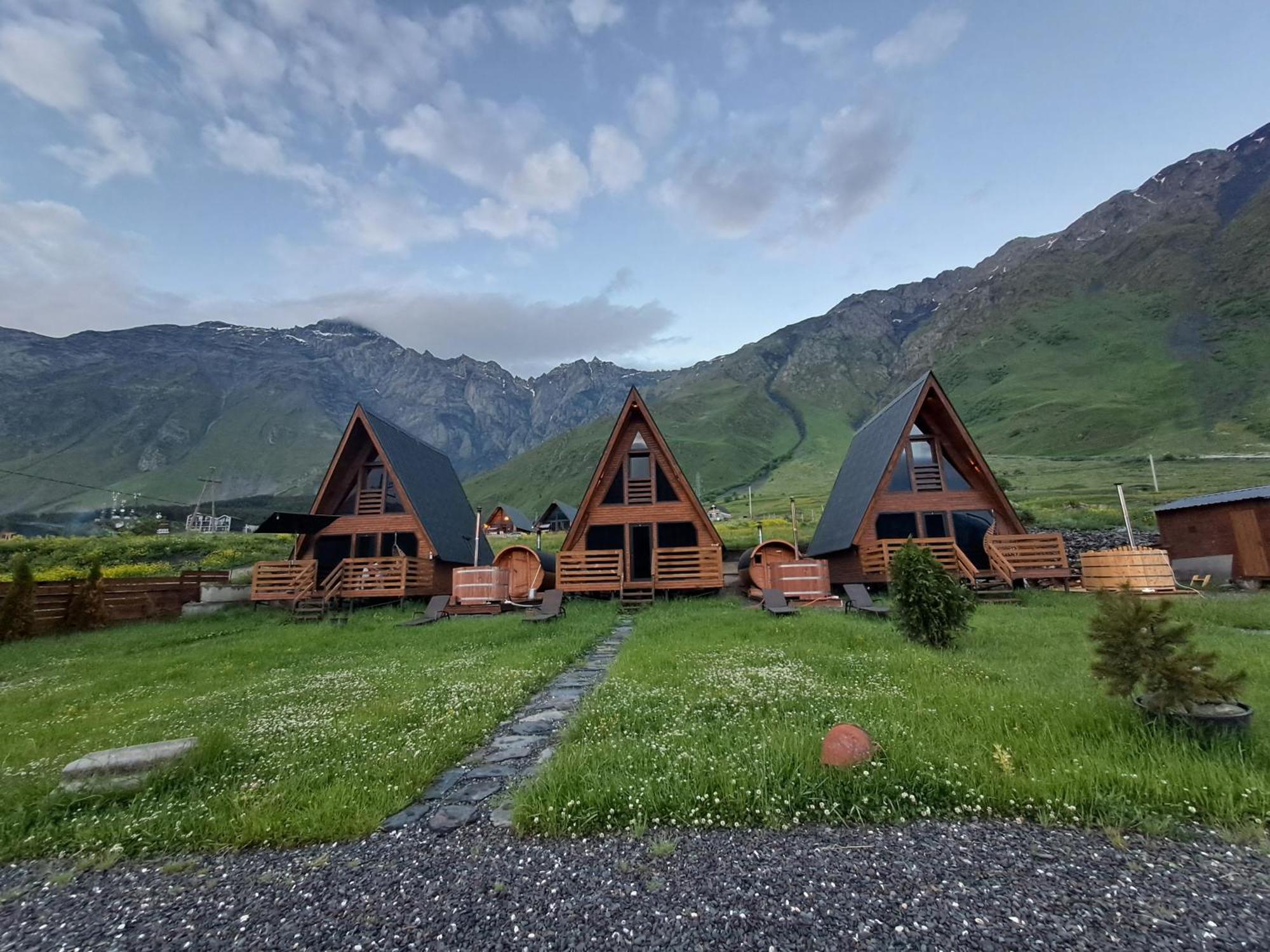 Kazbegi Spa Resort Cottages Exteriör bild